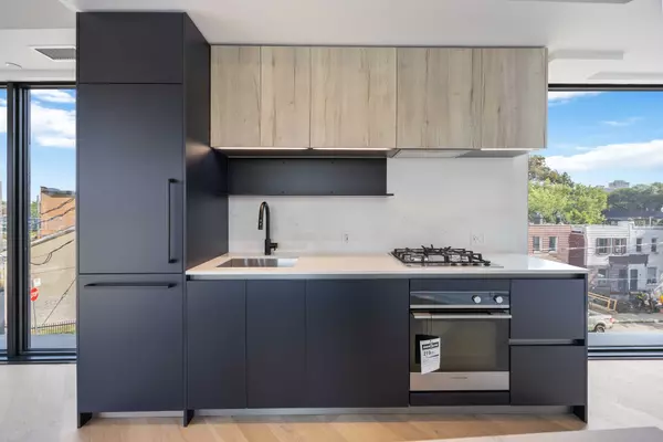 Toronto W02, ON M6P 1X9,2625 Dundas ST W #414