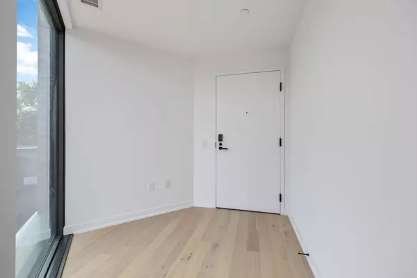 Toronto W02, ON M6P 1X9,2625 Dundas ST W #414