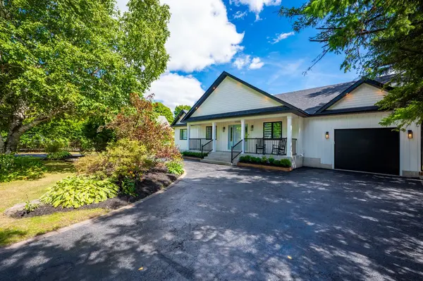 2560 2 Side Road, Burlington, ON L7M 0T1