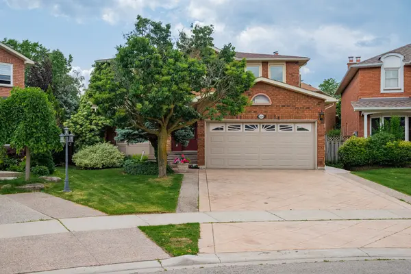 Mississauga, ON L5M 3E5,2054 Teeside CT