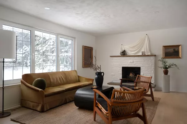 Caledon, ON L7K 1G5,922 The Grange Side Road