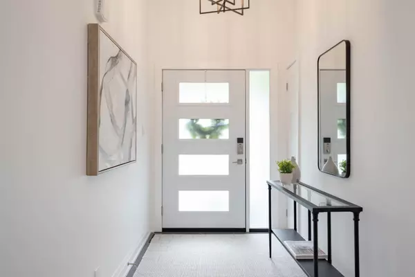 Mississauga, ON L5E 2T8,1533 Rometown DR