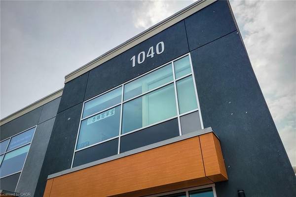 1040 GARNER RD W #C104, Hamilton, ON L9G 0J2