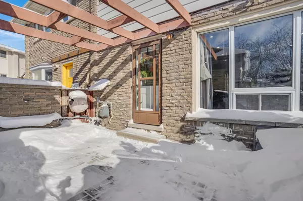 Kitchener, ON N2M 1T9,22 Ralgreen CRES