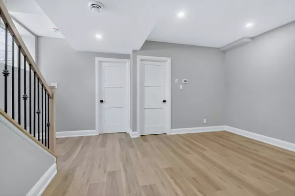 Barrhaven, ON K2J 1N7,76 Burnett's Grove CIR #B - Basement Unit