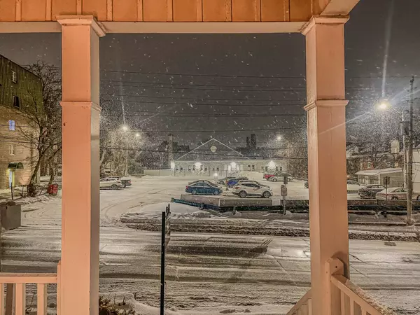 Kingston, ON K7K 1B1,166 Queen ST