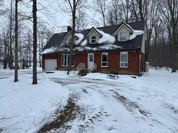 4690 Forest RD, Brooke-alvinston, ON N0M 2S0