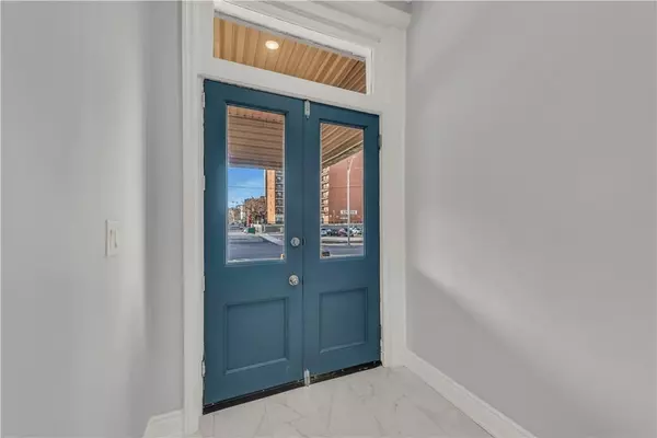 Hamilton, ON L8N 2P9,51 Wellington ST S #Main