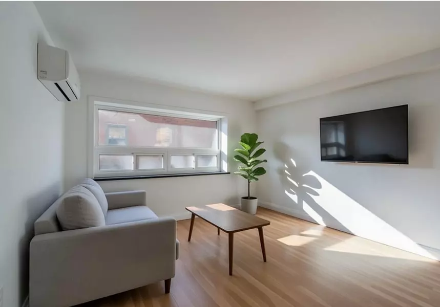 122 Victoria AVE N #8, Hamilton, ON L8L 5E5