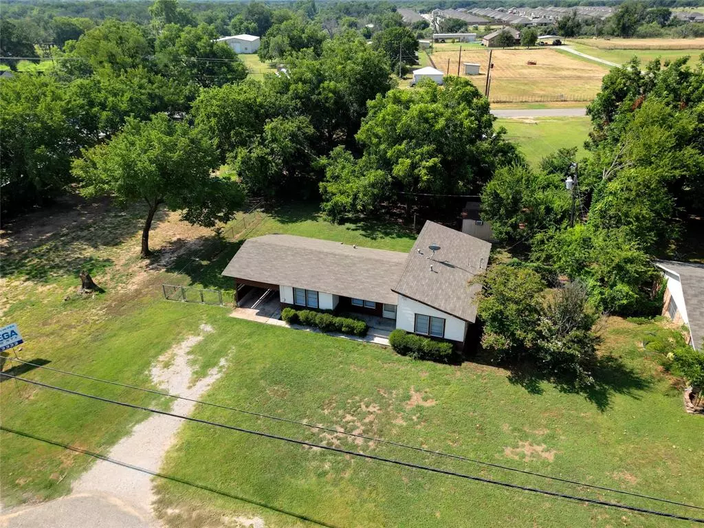 Springtown, TX 76082,321 W Highway 199