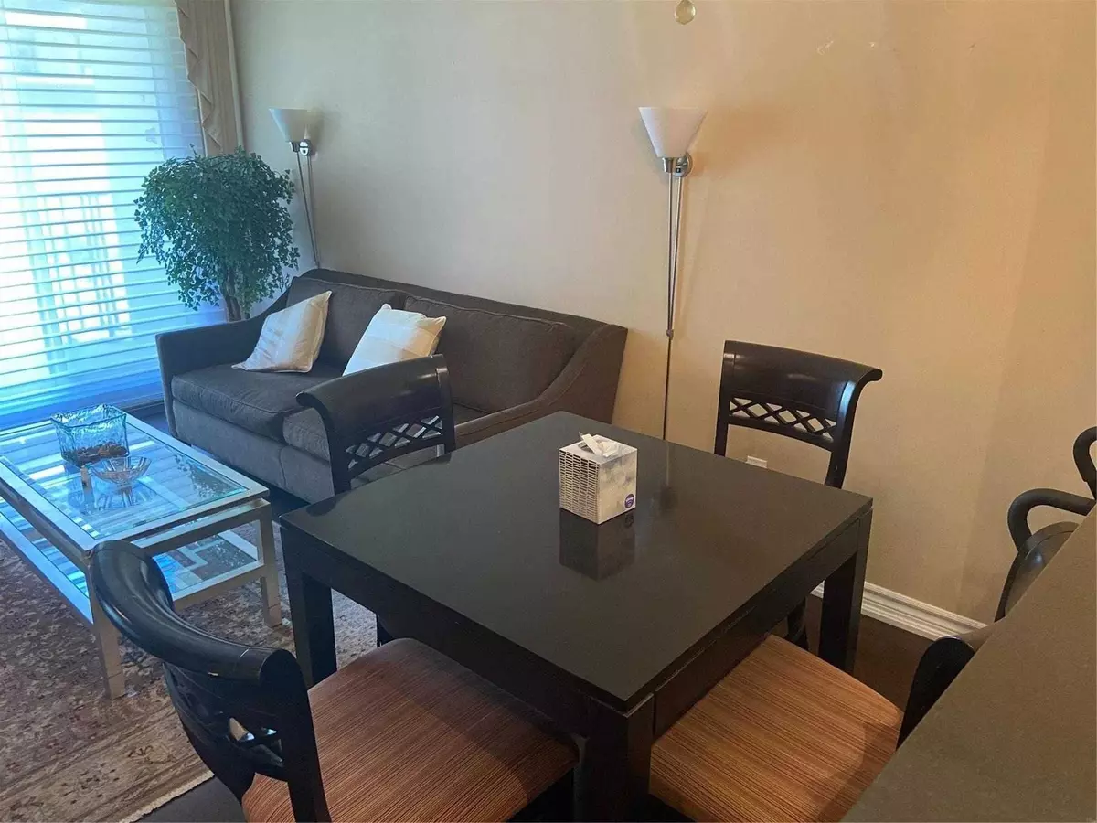 Toronto C06, ON M3H 6C7,4200 Bathurst ST #409