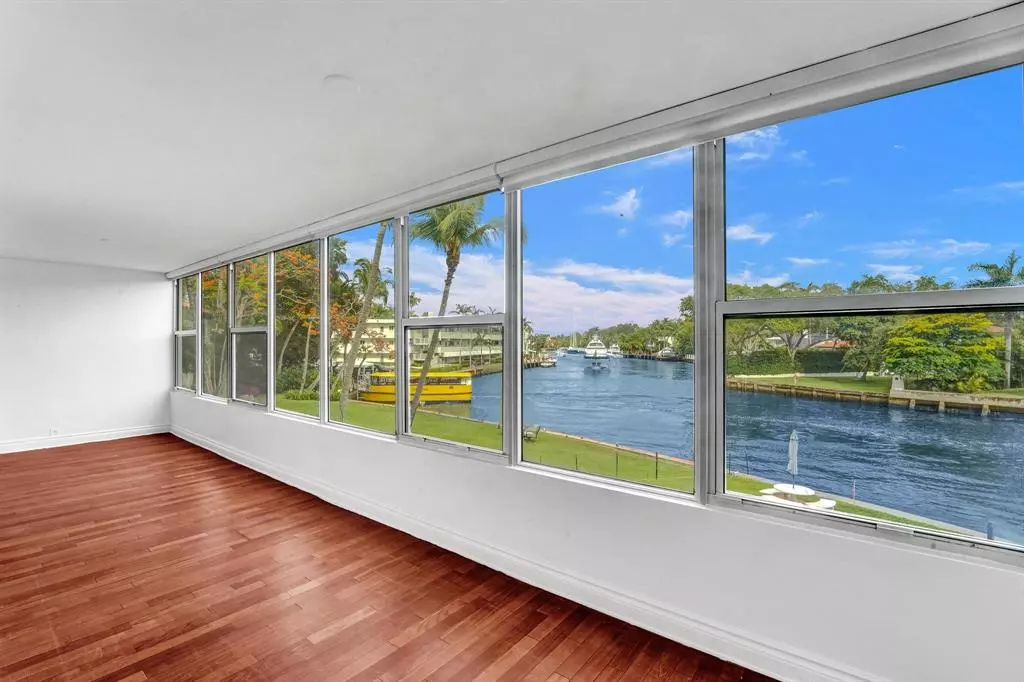 Fort Lauderdale, FL 33301,818 SE 4th St #202