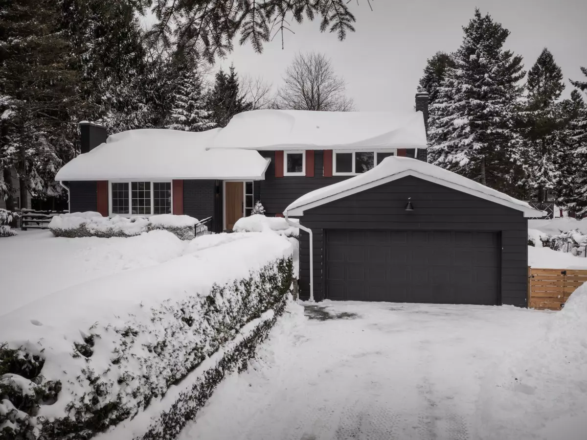 Caledon, ON L7K 1G5,922 The Grange Side Road