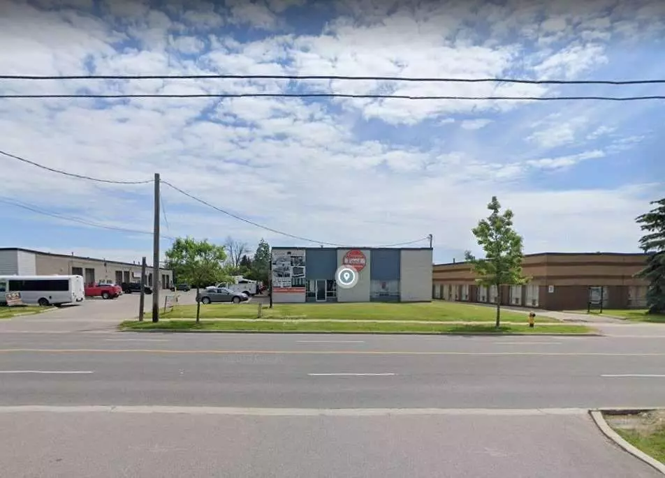 Toronto W05, ON M3N 1Y2,151 Norfinch AVE #4-5