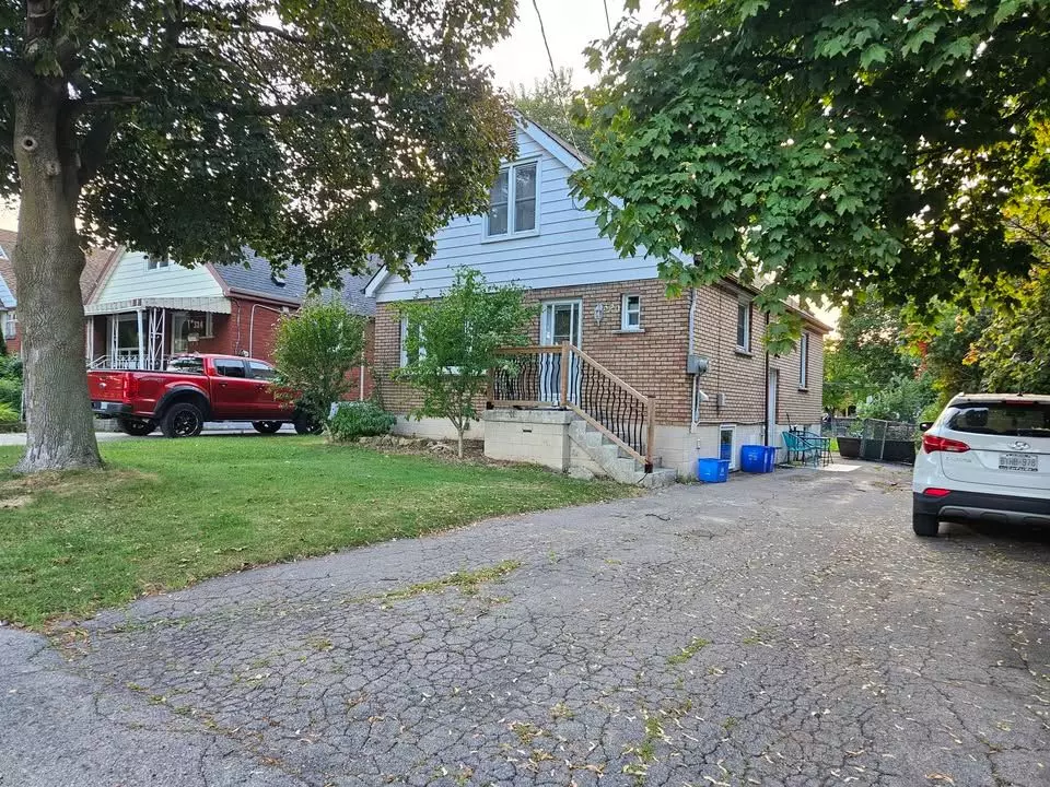 Hamilton, ON L9A 4S8,320 East 19th ST #Lower