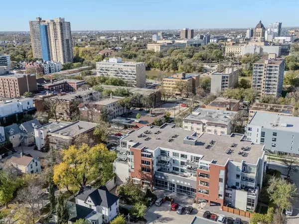 Winnipeg, MB R3L 0C5,374 River AVE