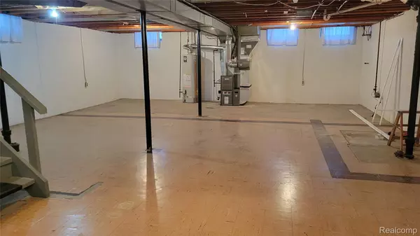 Ypsilanti, MI 48198,2129 Harmon ST