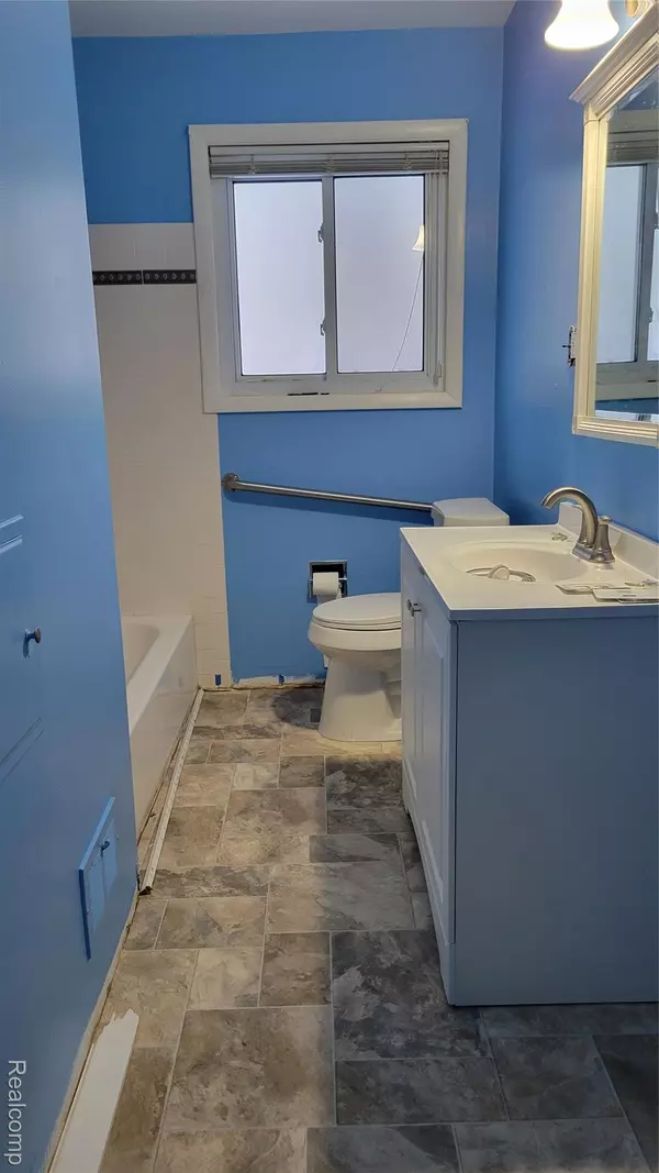 Ypsilanti, MI 48198,2129 Harmon ST