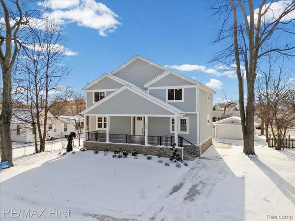 Royal Oak, MI 48073,700 Devillen AVE