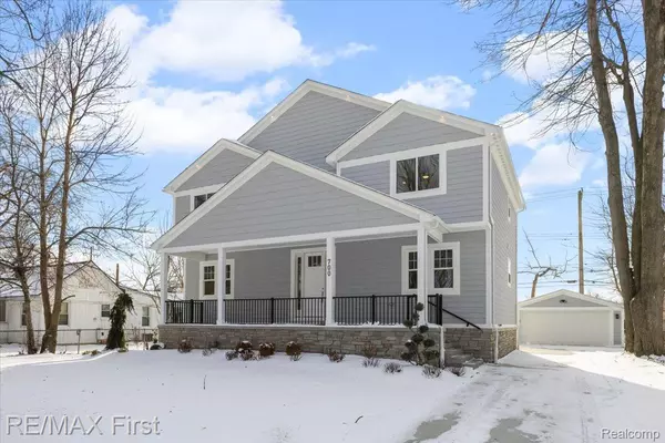 Royal Oak, MI 48073,700 Devillen AVE