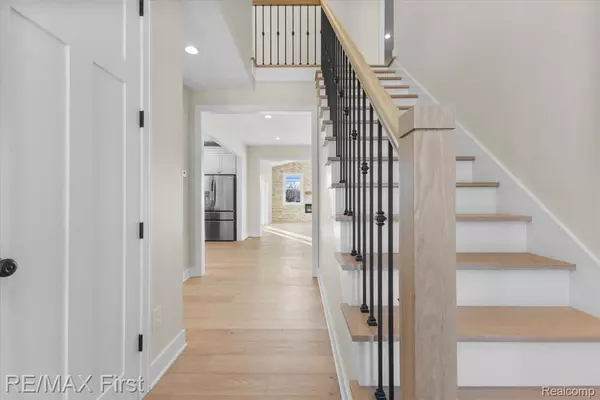 Royal Oak, MI 48073,700 Devillen AVE