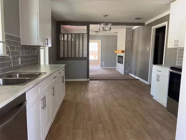 San Antonio, TX 78223,302 Mcdougal Avenue