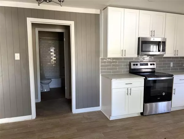 San Antonio, TX 78223,302 Mcdougal Avenue