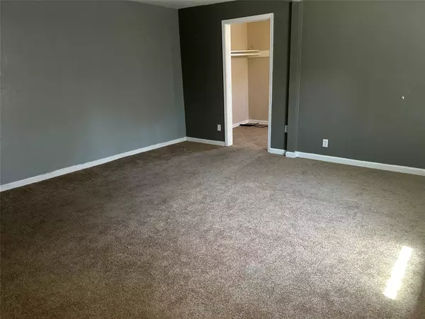 San Antonio, TX 78223,302 Mcdougal Avenue