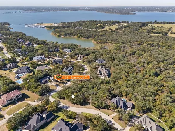 1011 Braewood Court, Oak Point, TX 75068