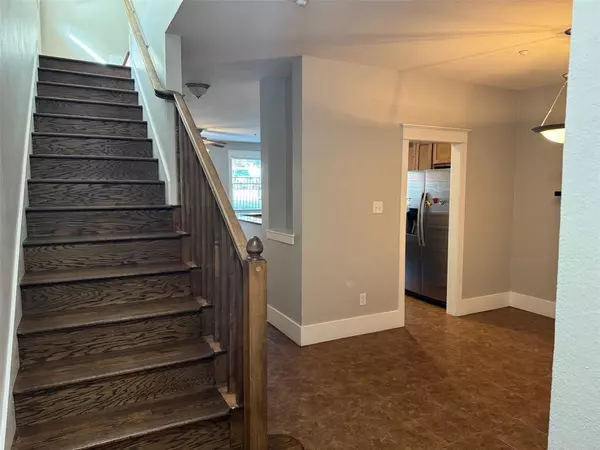 Denton, TX 76201,207 E Mulberry Street