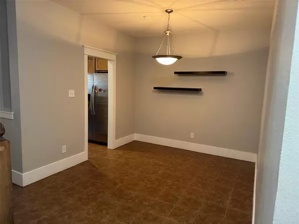 Denton, TX 76201,207 E Mulberry Street