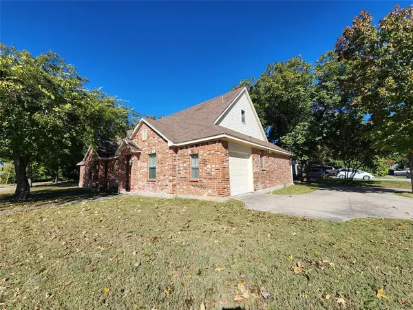 130 Del Rio Avenue #A, Benbrook, TX 76126