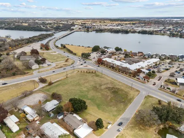 830 E Pearl Street, Granbury, TX 76048