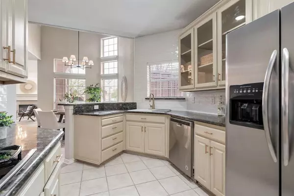 Irving, TX 75063,8606 Old Oak Drive