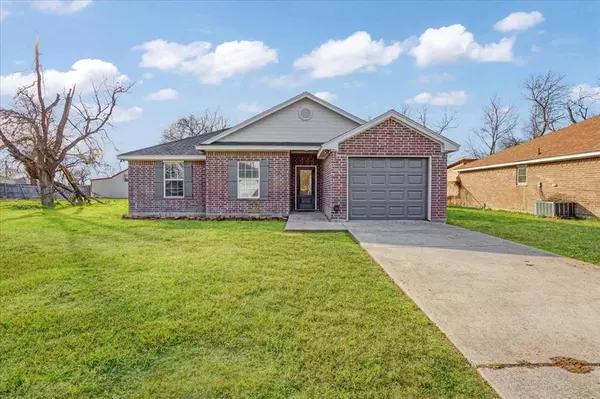 700 E 6th Street, Bonham, TX 75418