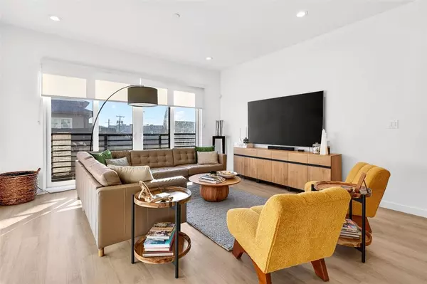 Dallas, TX 75208,419 W 9th Street #102