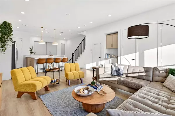 Dallas, TX 75208,419 W 9th Street #102