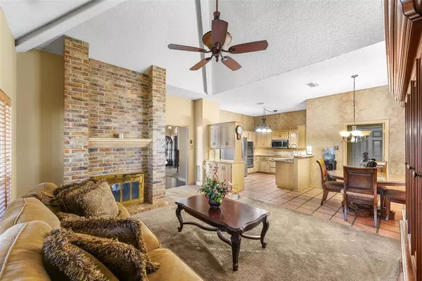 629 N Parks Drive, Desoto, TX 75115