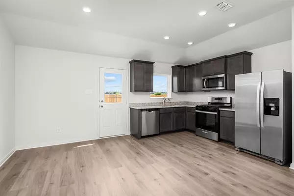 Ponder, TX 76259,8321 White Wolf Trail