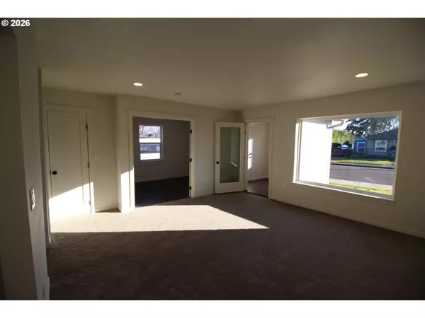 Dallas, OR 97338,186 SW RAINBOW AVE