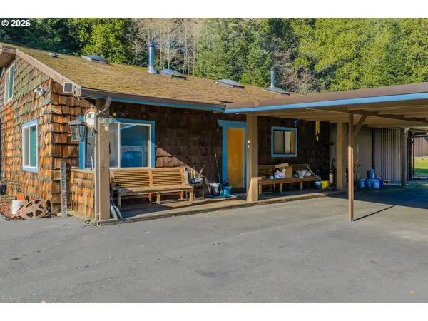 711 H AVE, Powers, OR 97466