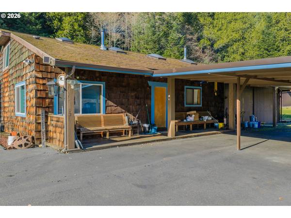 711 H AVE, Powers, OR 97466