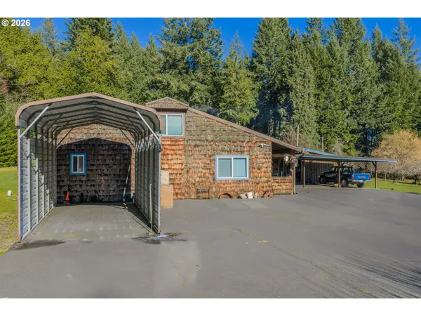 711 H AVE, Powers, OR 97466