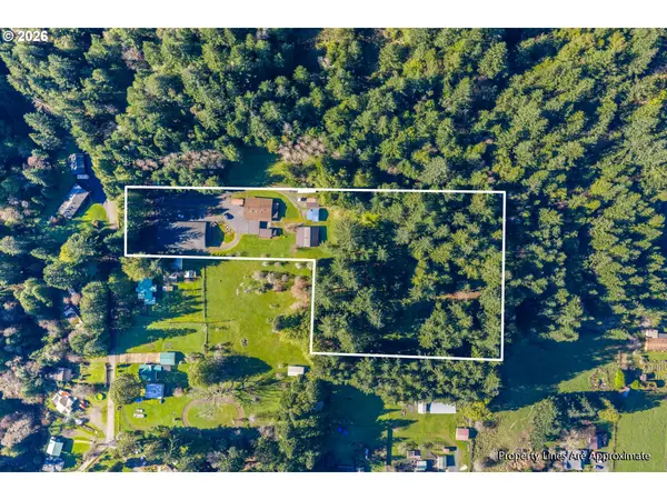 711 H AVE, Powers, OR 97466