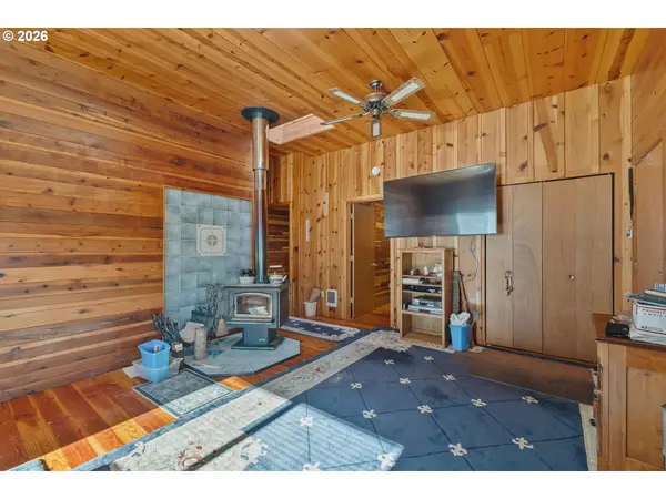 711 H AVE, Powers, OR 97466