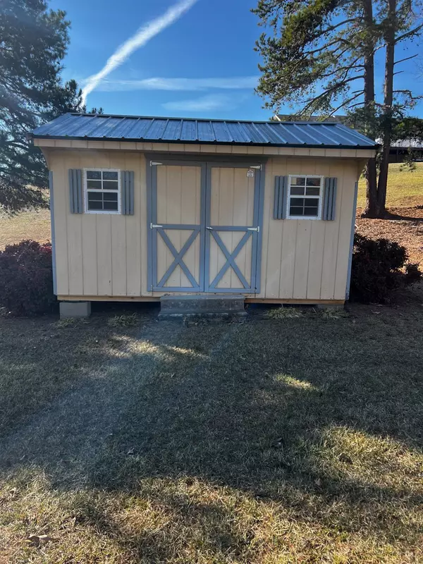 Hurt, VA 24563,511 Darrell LN