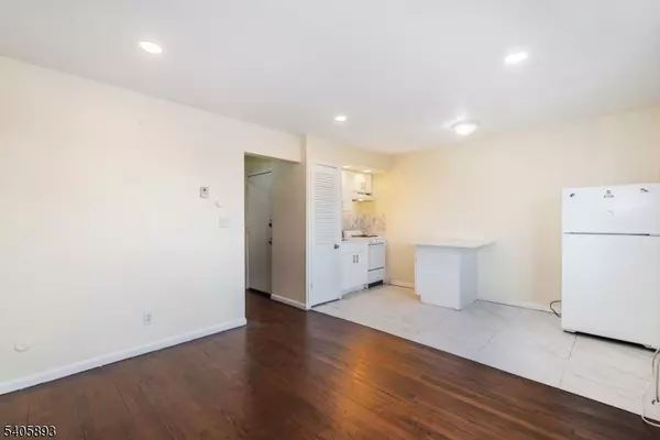 Fairview Boro, NJ 07022,601 Fairview Ave