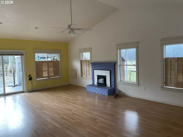 Cottage Grove, OR 97424,75171 COTTAGE GROVE RESERV RD