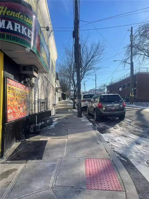 Richmond, NY 10310,718 Henderson AVE