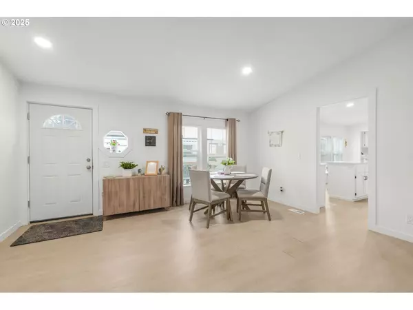 Oregon City, OR 97045,18780 CENTRAL POINT RD #19